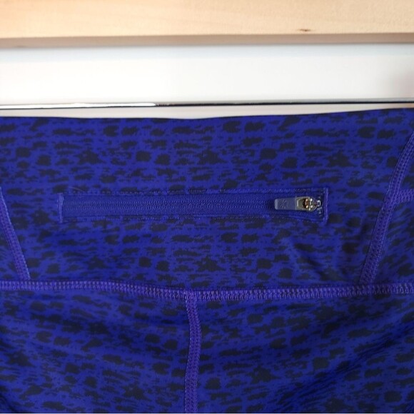 Athleta Leggings Camo 7/8 SonarTight Wicking Breathable Reflective NWT - Picture 7 of 10